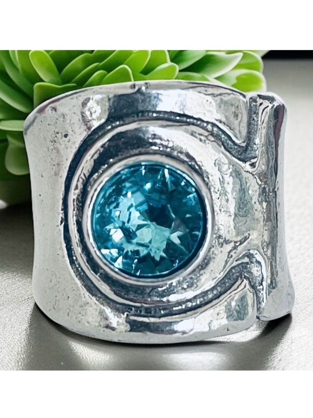 NWT Gorgeous Sz 8 Made in Israel .925 Sterling Silver Thick Blue Big Topaz Ring